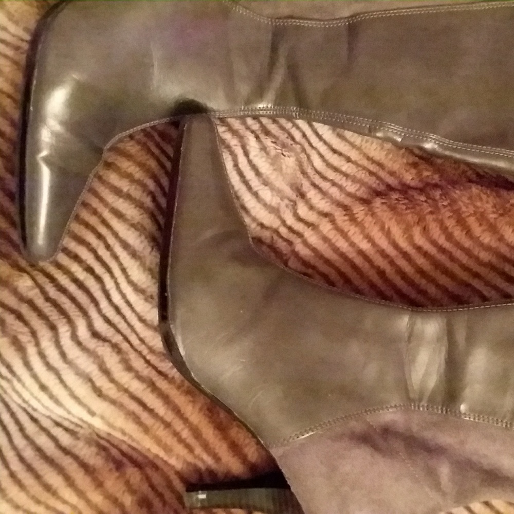 Boots - Picture 3 of 3